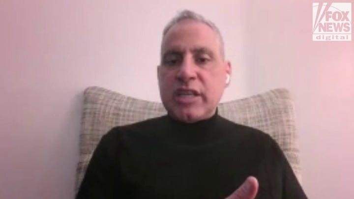 Angel dice que los políticos demócratas de su estado abandonaron a su hija