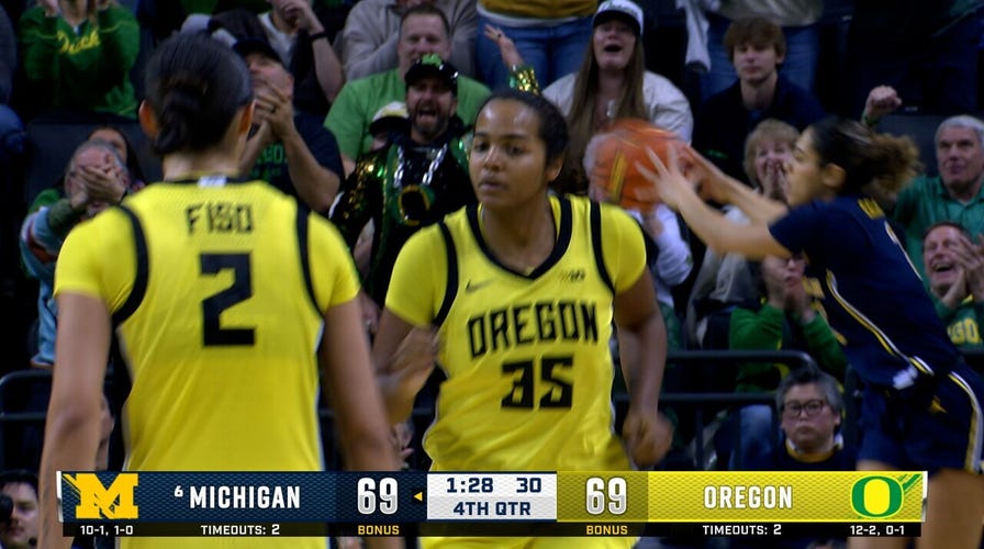 Oregon's Ehis Etute goes coast-to-coast for game-tying layup, sending game to overtime against Michigan