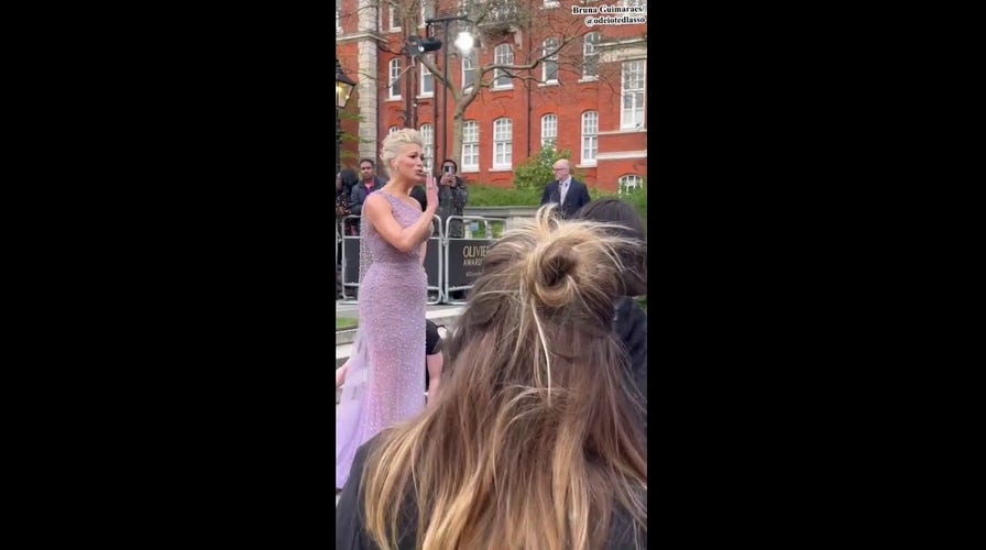 'Ted Lasso' actress Hannah Waddingham calls out photographer