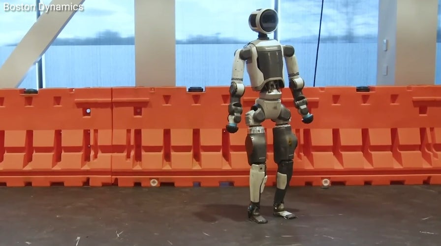 'CyberGuy': Humanoid robot breakdances into history