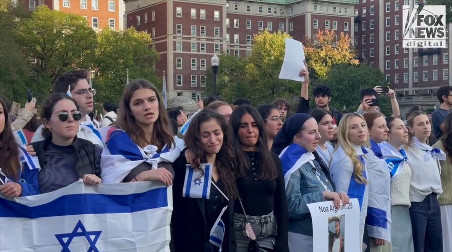 Columbia students attend pro-Israeli demonstration 