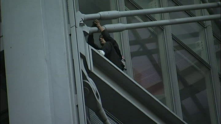 Man in custody after scaling New York Times building in Manhattan