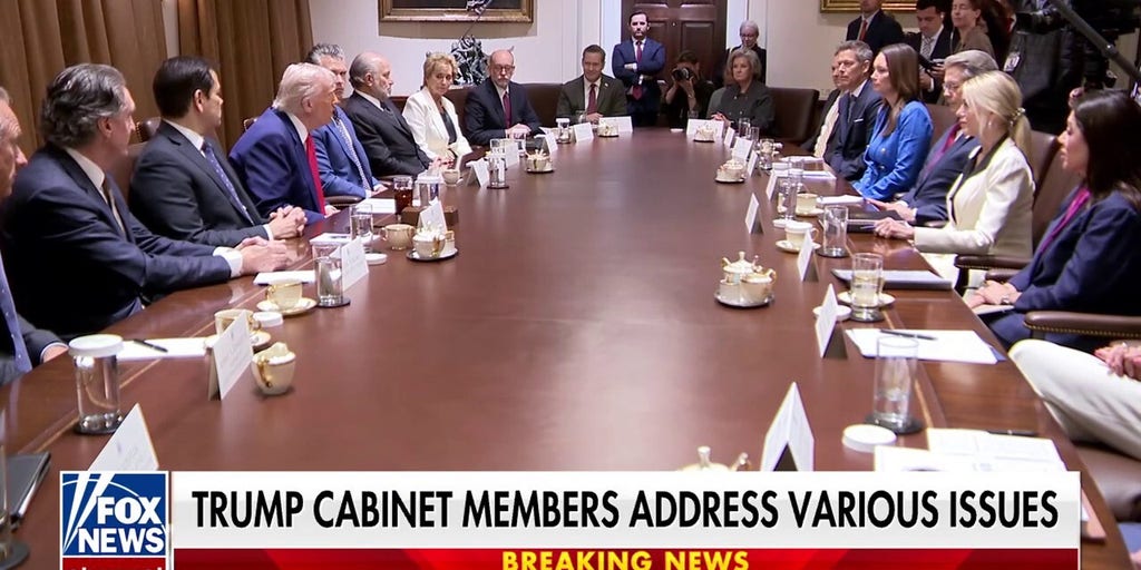 Trump administration touts transparency during roundtable Cabinet meeting
