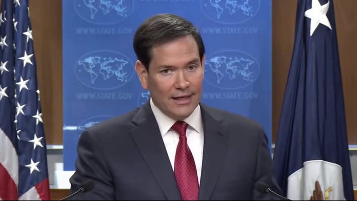 Rubio expresa su preocupación por la posibilidad de que algún día se detenga a ciudadanos estadounidenses en Europa por antiguas publicaciones en redes sociales.