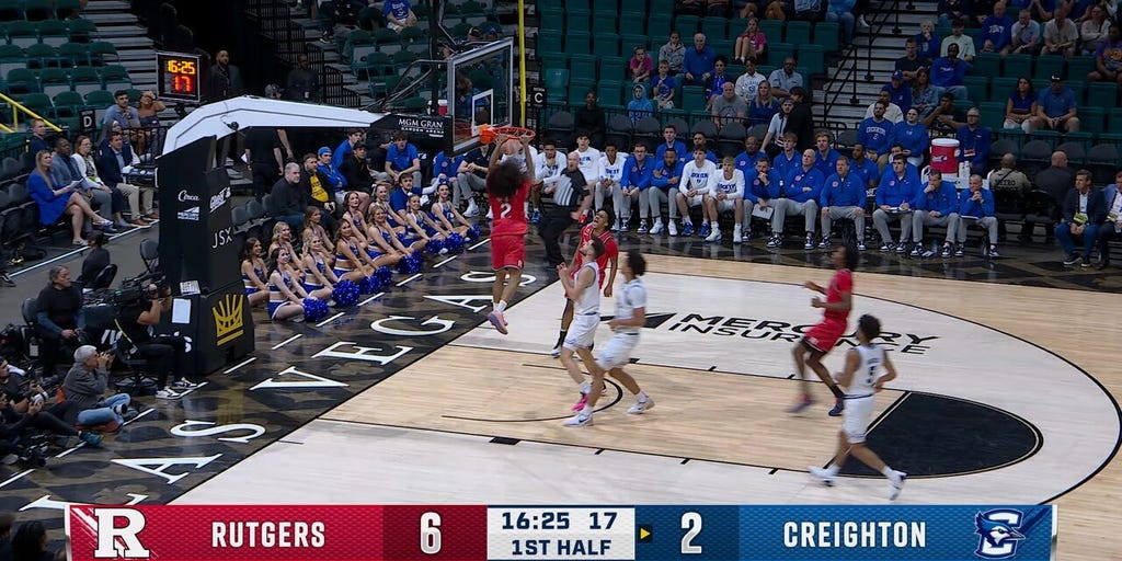 Tariq Francis lobs it UP to Lino Mark, extending Rutgers' lead over Creighton