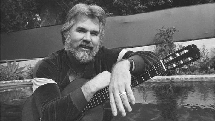 Kenny Rogers to be honored by Brad Paisley, Darius Rucker with performance on 'Our Country' special