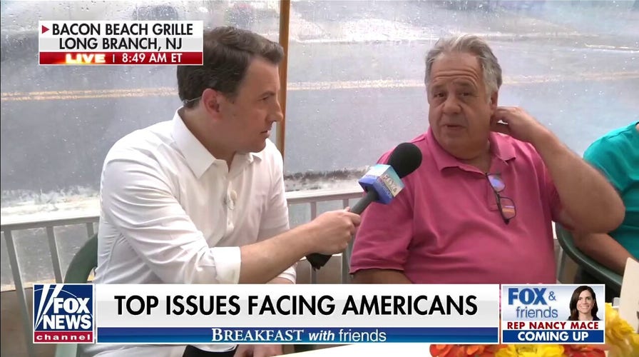 Bacon Beach Grille patrons discuss rising crime, country-wide concerns