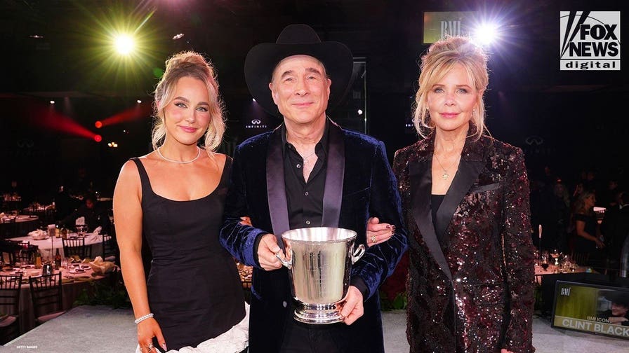 Clint Black explains why he refused to be an 'Uncle Daddy'