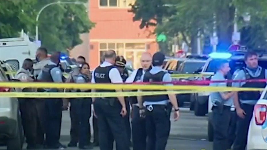 Gianno Caldwell Urges Chicago Mayor To Accept Trump S Help After Bloody Weekend Stop Playing Politics Fox News