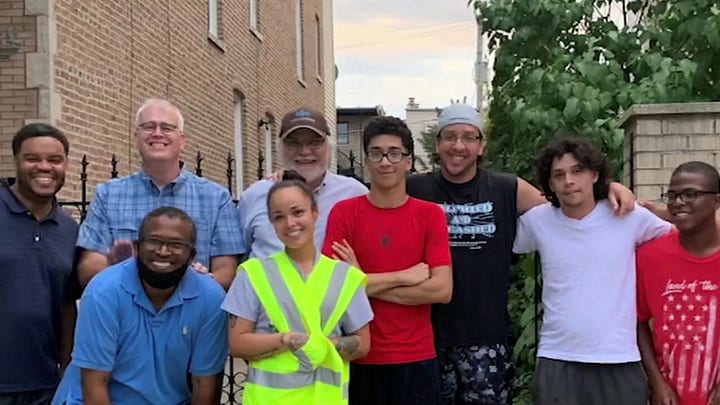 Chicago pastor organizes prayer walks after rise in violence