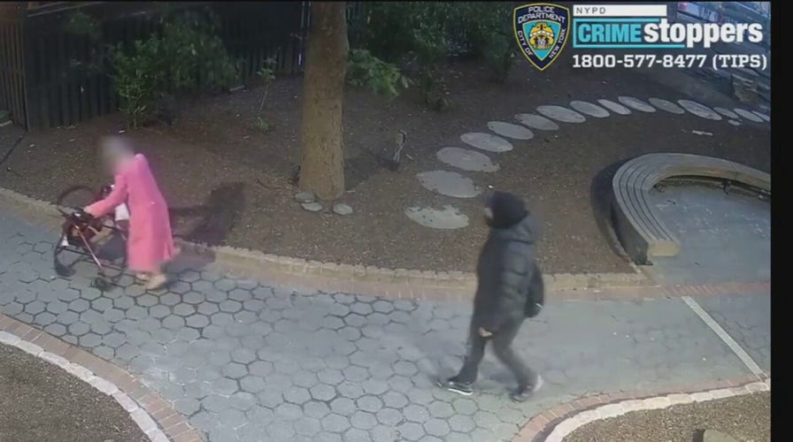 マンハッタンで90歳の女性を奪った真っ赤な財布を探しているNYPD