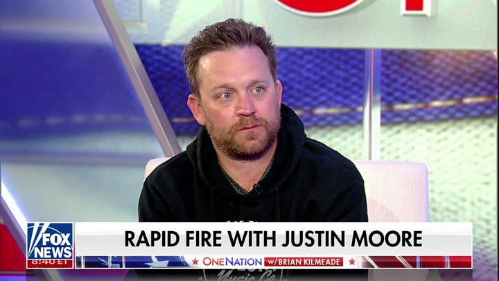 It's 'mind-blowing' we can't support the Bible and Constitution: Country star Justin Moore