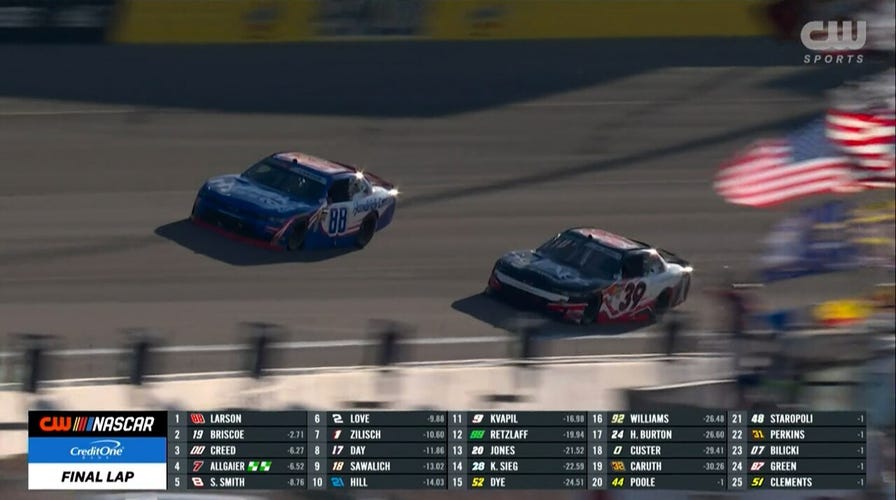 FINAL LAP: Kyle Larson takes checkered flag at The LiUNA | NASCAR on FOX