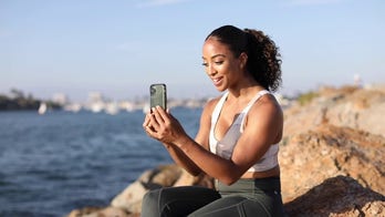 How to flip your camera and zoom in using FaceTime