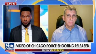 Former police officer breaks down tragic Chicago shooting footage - Fox News