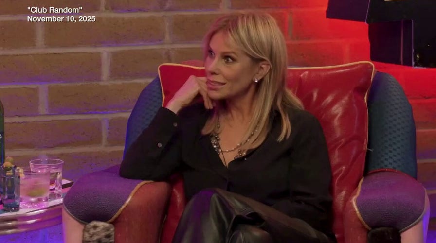 Bill Maher, Cheryl Hines telephone  retired  the Left during 'Club Random'