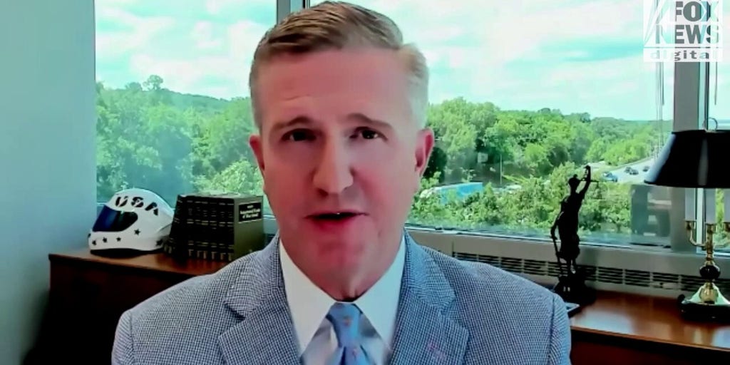 Analyst breaks down psych defense backtrack in CEO slaying case: 'No doubt that this weighed on Mangione's mind'