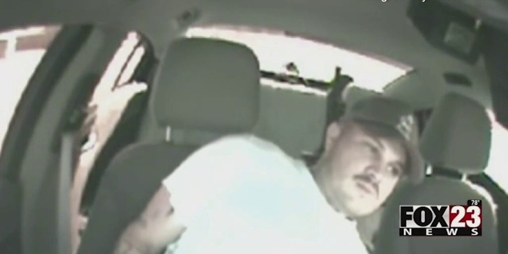 Country singer Zach Bryan seen telling cops he's a 'famous musician' in