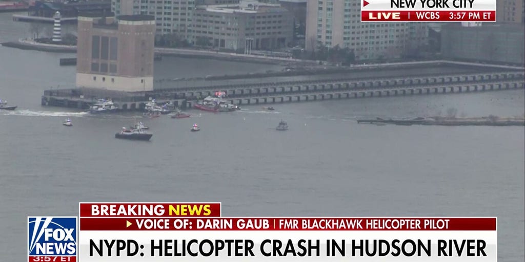 Helicopter crashes into Hudson River
