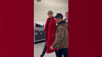 Taylor Swift supports Travis Kelce with Brittany Mahomes in Green Bay