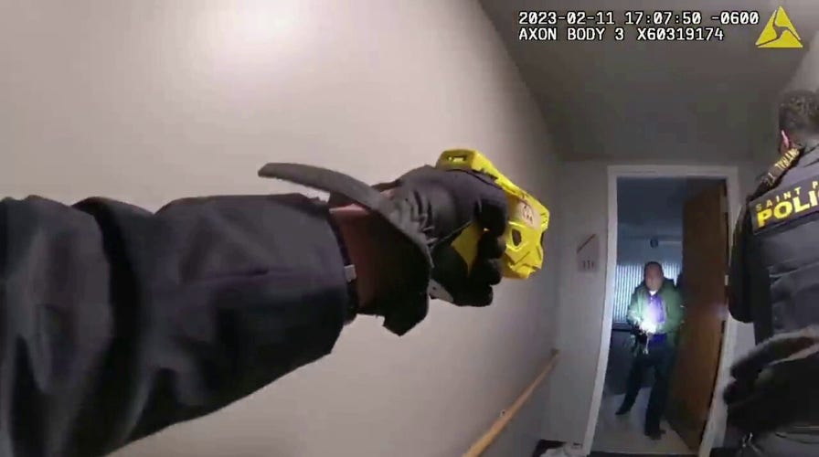 Minnesota Police Bodycam Footage Shows Moment Knife-wielding Man Was ...