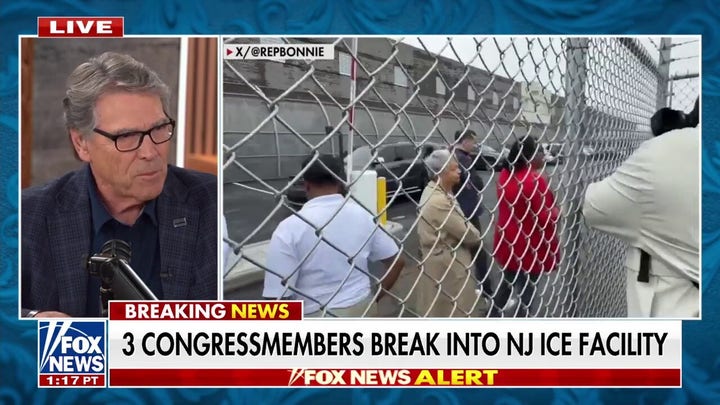 Rick Perry: Open-border policies will cost Democrats