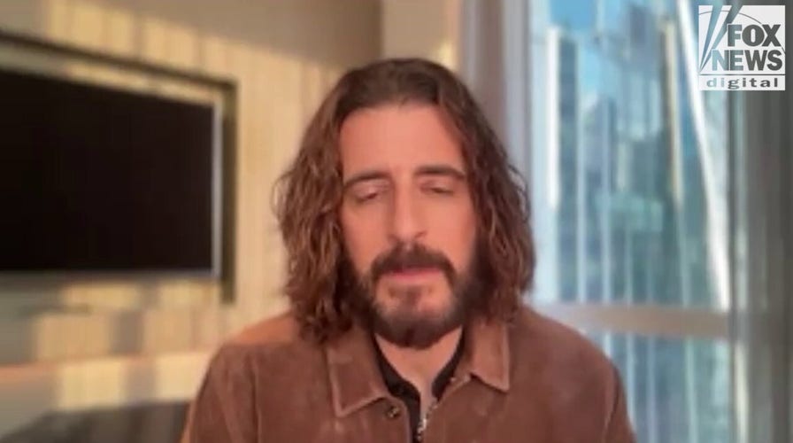 Jonathan Roumie calls on believers to 'cut through noise' during this Lent season with prayer challenge