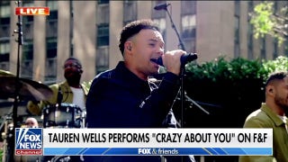 Tauren Wells performs ‘Crazy About You’ - Fox News