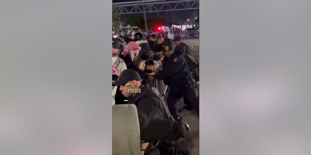 Police HOLD OFF anti-ICE agitators in New Jersey