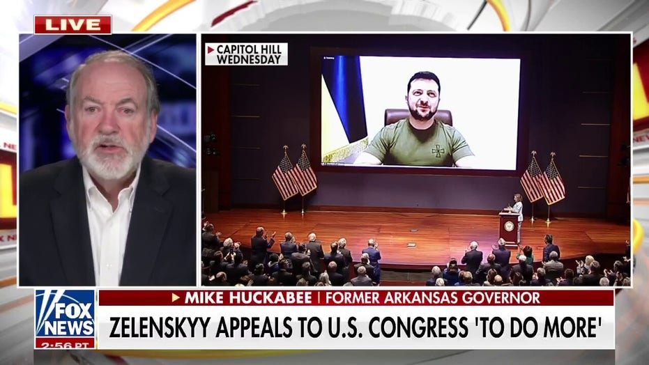 Mike Huckabee says Biden could learn from Zelenskyy: ‘A master at communicating’
