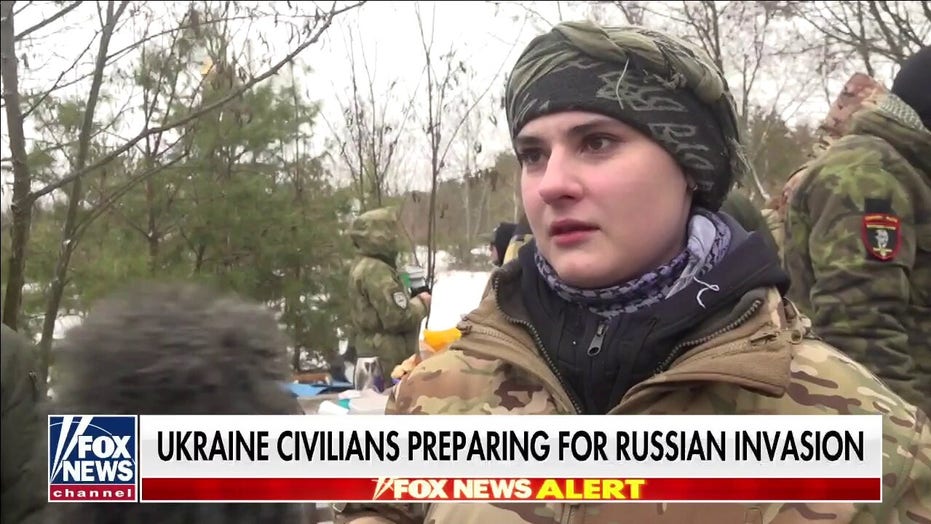 Ukrainians prepare for possible Russian invasion
