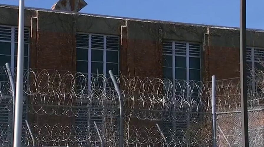Federal prison workers claim their lives are in danger during coronavirus outbreak