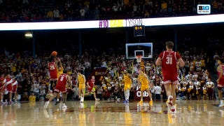 John , Wisconsin, anota un triple decisivo sobre la bocina para derrotar a Minnesota.