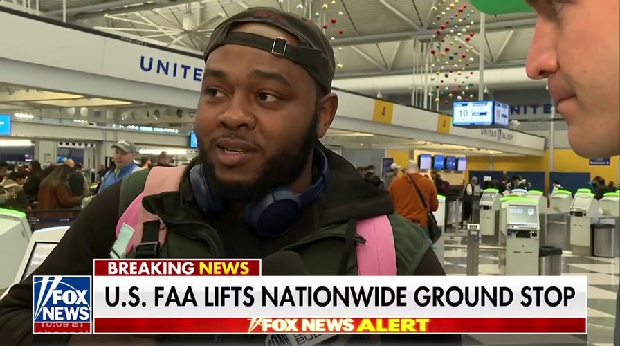 Chicago airline passengers react to ‘insane’ FAA system outage