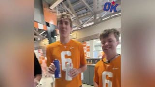 Tennessee fans react to President Trump attending game vs Texas, predict final score