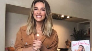 Jessie James Decker dishes on debut cookbook ‘Just Feed Me’  - Fox News