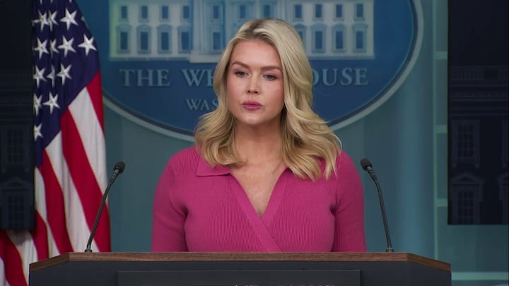 Leavitt critica la indignación de los medios del condado de Fulton tras años de insistir en las acusaciones de injerencia rusa