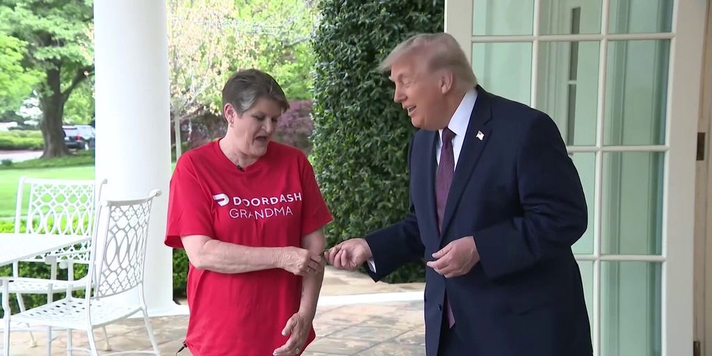 President Trump gets McDonalds DoorDashed to the Oval Office