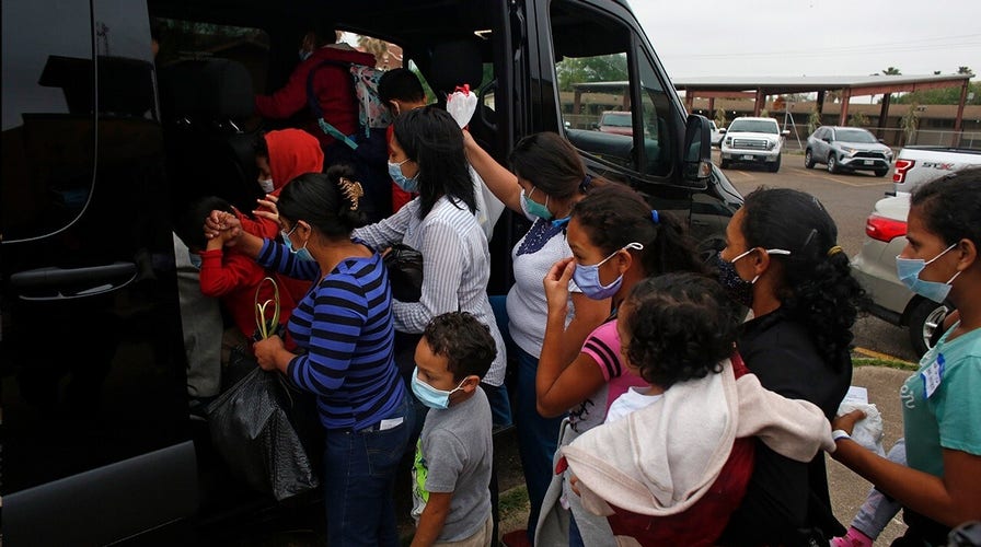 1,500 COVID-positive migrants released in Texas town