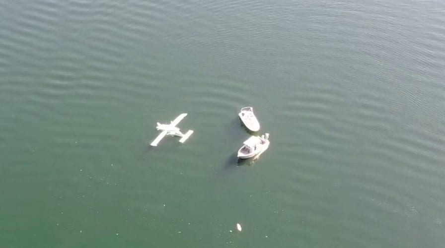 Washington police respond to deadly plane crash in local lake