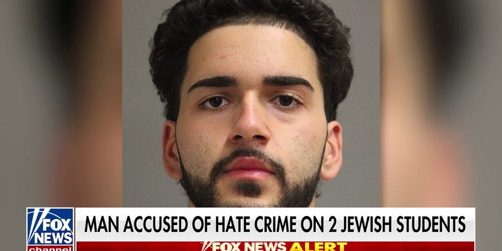 Man faces hate crime charges for attack on Chicago Jewish students