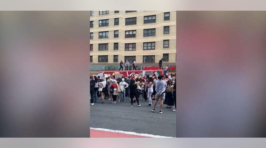 Palestinian-related protest erupts in New York City