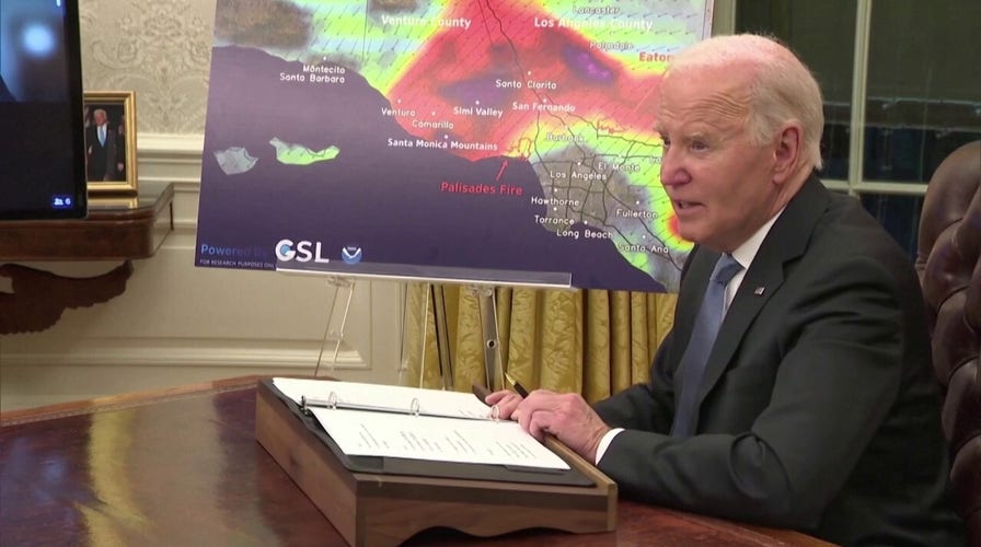 Biden anuncia pagos de 770 dólares a las víctimas de los incendios forestales California