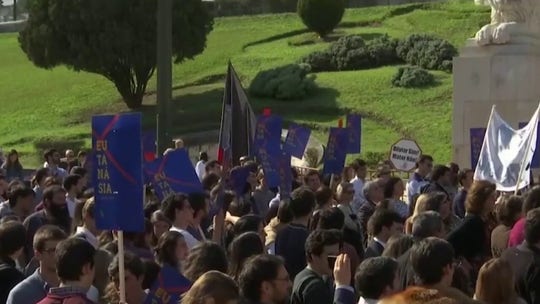 Portugal approves euthanasia, physician-assisted suicide for terminally ill patients in spite of protests