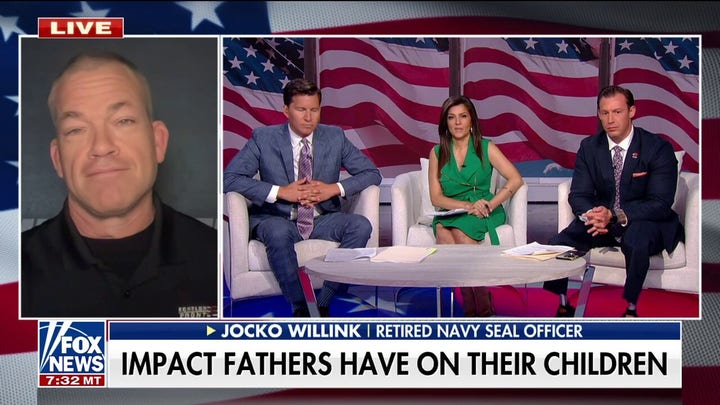 Former Navy Seal weighs in on masculine traits: They 'are positive'
