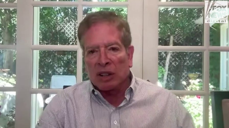 Original 'Naked Gun' director rips Dems, predicts people will look back on this era and say ‘America was crazy’