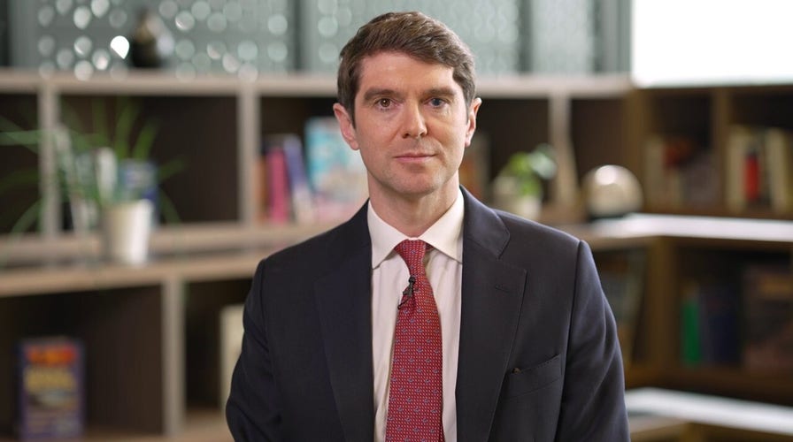 Benjamin Hall delivers message after receiving the Hero of Military Medicine Ambassador Award