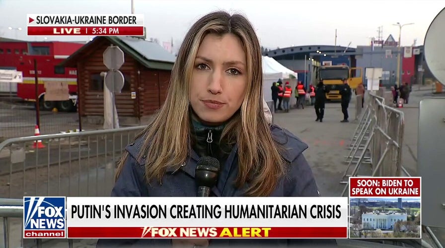 Ukrainian refugees crossing border into Slovakia