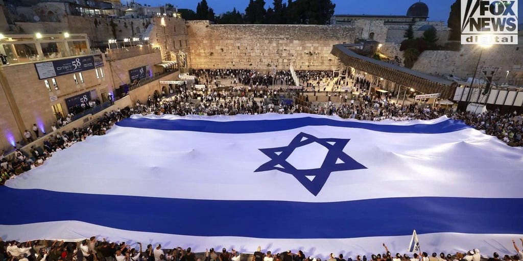 Huckabee argues backing Israel is consistent with America First principles