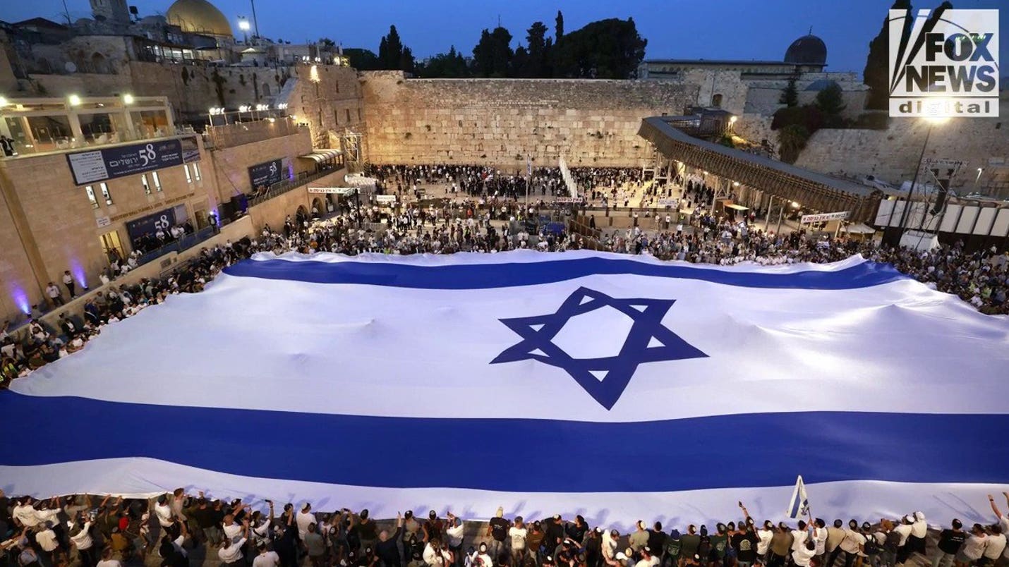 Huckabee argues backing Israel is consistent with America First principles